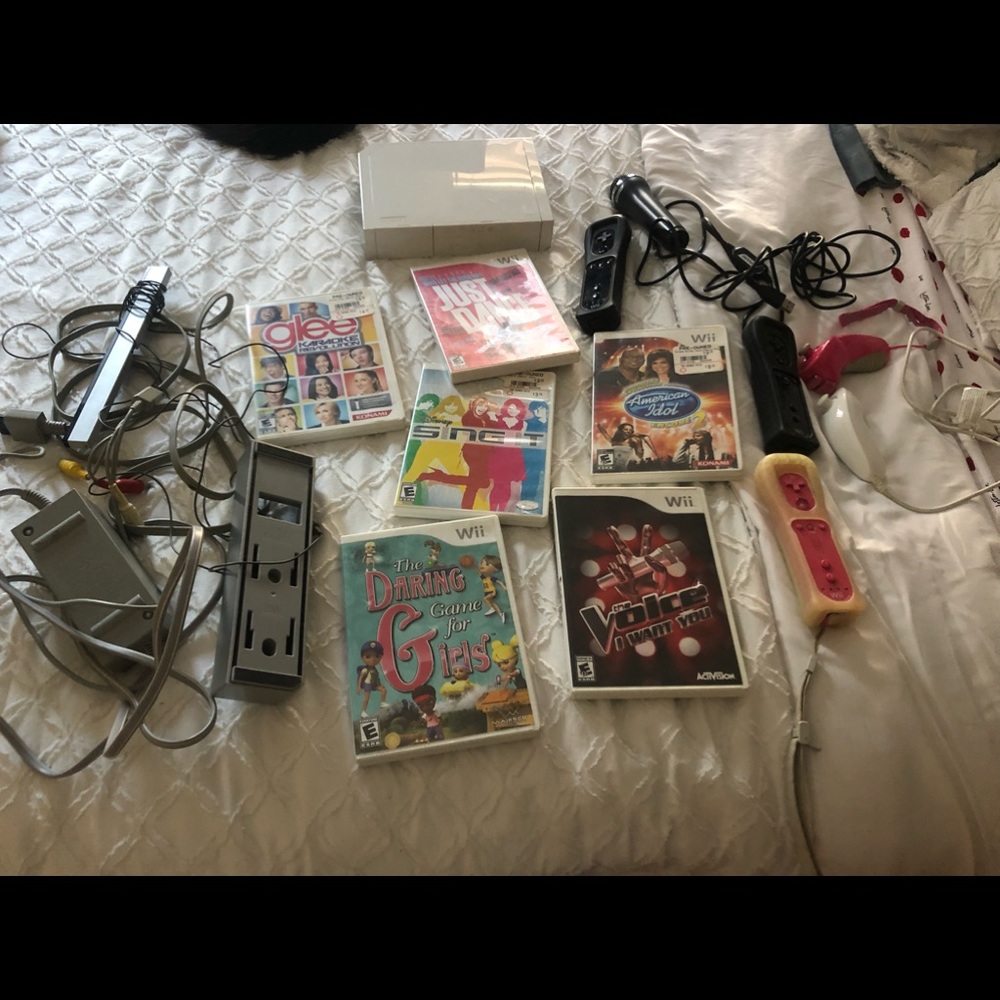 Wii system lot with games and etc